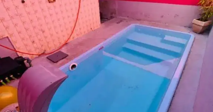 Casa térrea geminada com piscina e churrasqueira a carvão! financia!