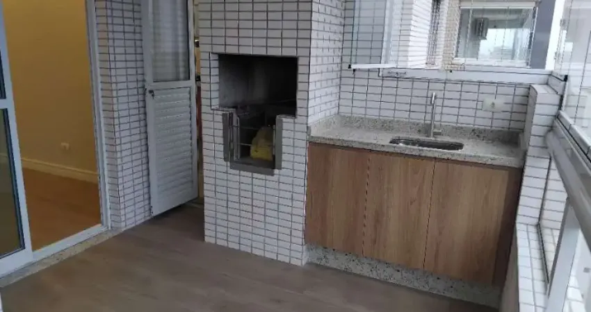 Impecável e prontinho para as férias na praia! 1 suíte - apto amplo com planejados diferenciados! é só mudar