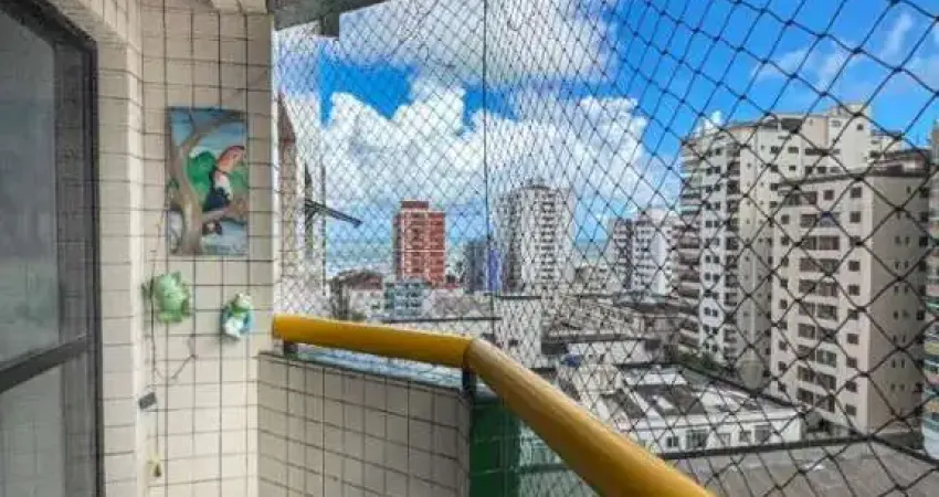 01 dorm com sacada, localização privilegiada, há poucos metros do mar!