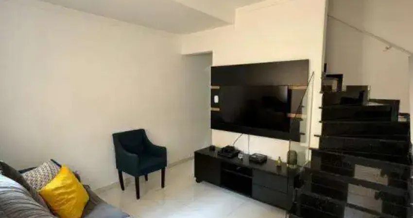 Sobrado em condomínio fechado no canto do forte, praia grande.