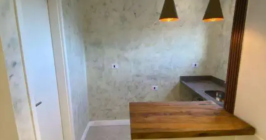 Linda kitnet toda reformada no centro do boqueirão e à 100 mts da praia! financia!