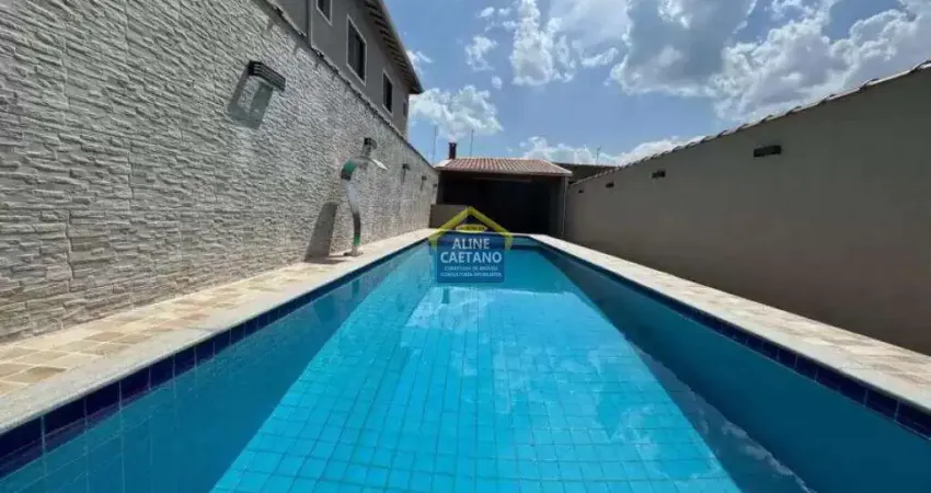 Linda casa de condomínio com 2 dorms e varanda frente rua - com piscina e churrasqueira!!