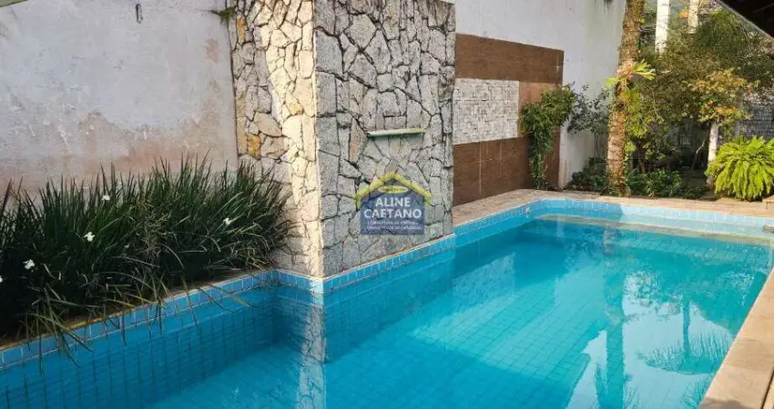 Espaçosa casa térrea no canto do forte com piscina e 3 quartos! - cód: act3558