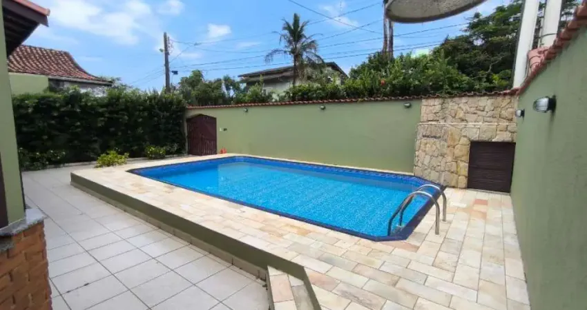 Oportunidade!! casa com piscina,03 dorms, pertinho da praia!!