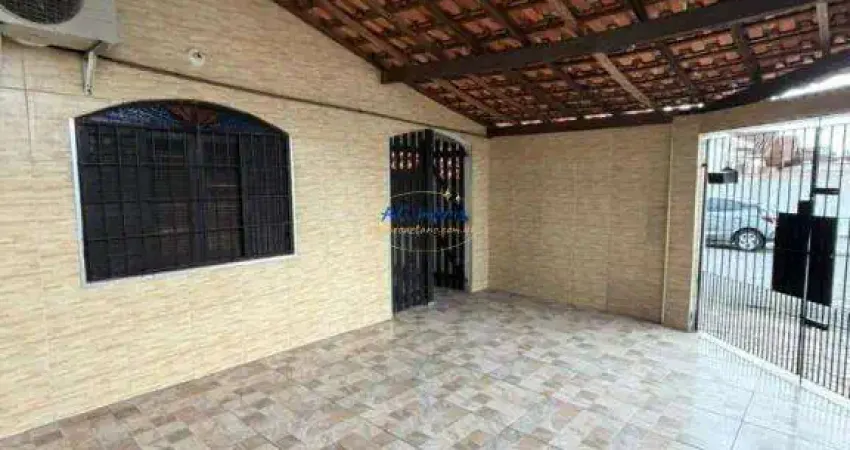 Espaçosa Casa Térrea de Esquina - 2 dorms na Vila Mirim - Apenas 350 mts da Praia!