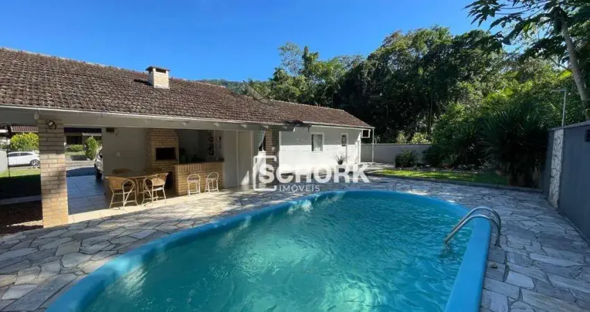 Casa com 3 dormitórios à venda, 224 m² por R$ 1.100.000,00 - Centro - Pomerode/SC