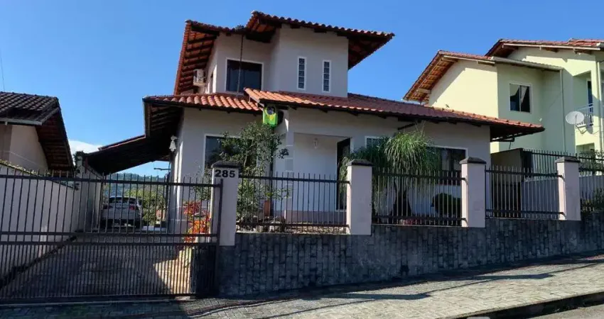 Casa com 3 dormitórios à venda, 205 m² por R$ 1.150.000,00 - Quintino - Timbó/SC