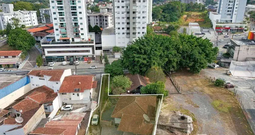 Casa com 3 dormitórios à venda, 206 m² por R$ 695.000,00 - Velha - Blumenau/SC