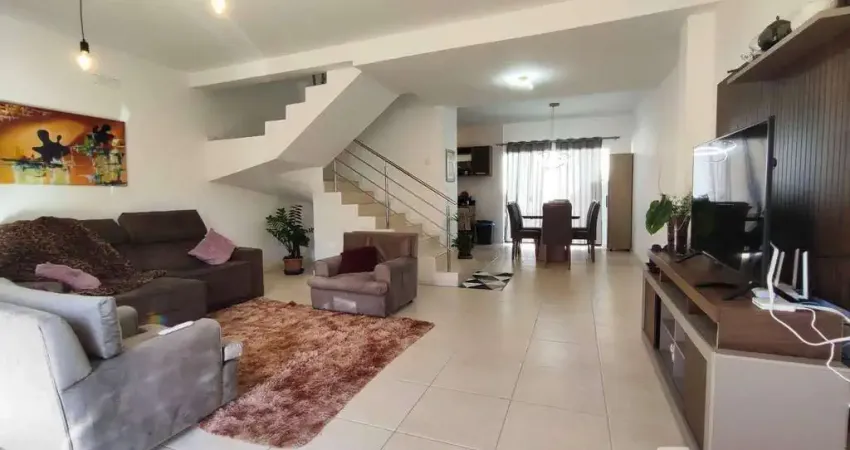 Sobrado com 3 dormitórios à venda, 134 m² por R$ 540.000,00 - Velha - Blumenau/SC