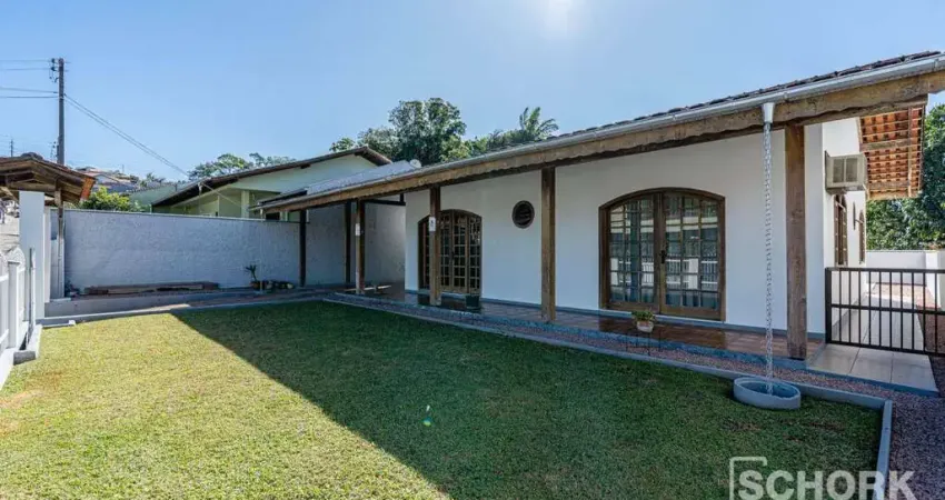 Casa com 3 dormitórios à venda, 203 m² por R$ 839.700,00 - Itoupava Central - Blumenau/SC