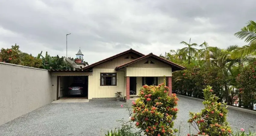 Casa com 3 dormitórios à venda, 200 m² por r$ 850.000,00 - itoupavazinha - blumenau/sc