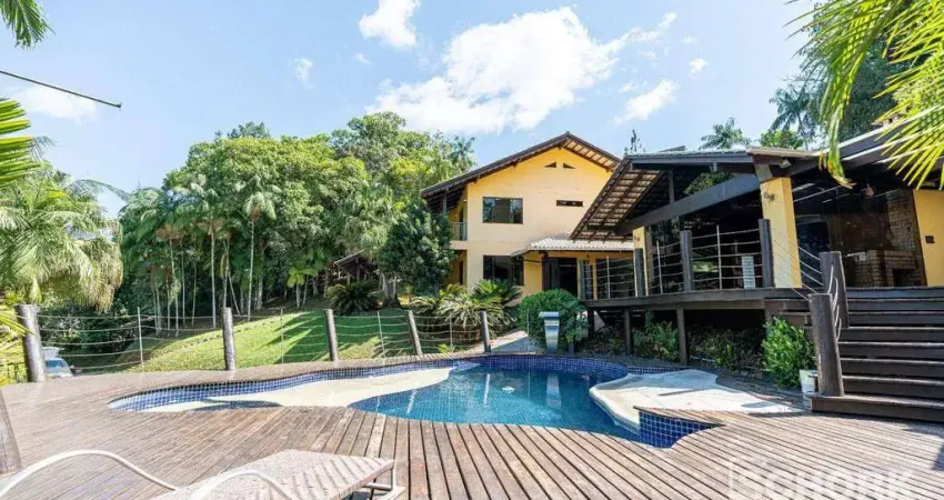 Casa com 3 dormitórios à venda, 479 m² por R$ 1.690.000,00 - Badenfurt - Blumenau/SC