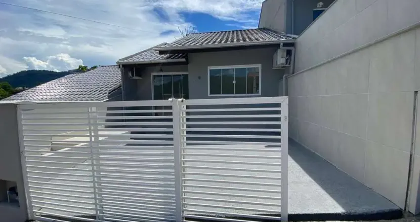 Casa com 2 dormitórios à venda, 62 m² por R$ 450.000,00 - Centro - Pomerode/SC