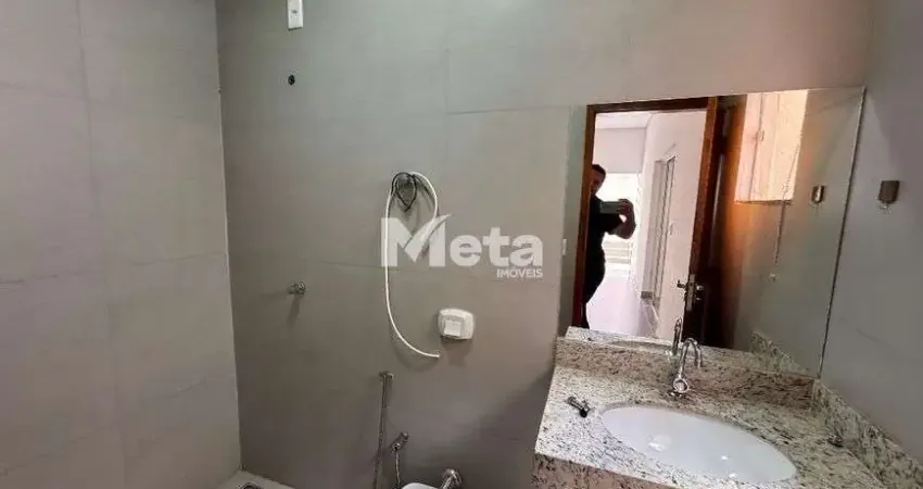 Casa com 3 quartos para alugar no Fundinho, Uberlândia