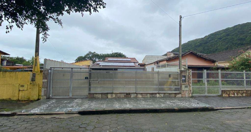 Casa à venda em Mongaguá, Centro, com 1 suíte, com 177 m²