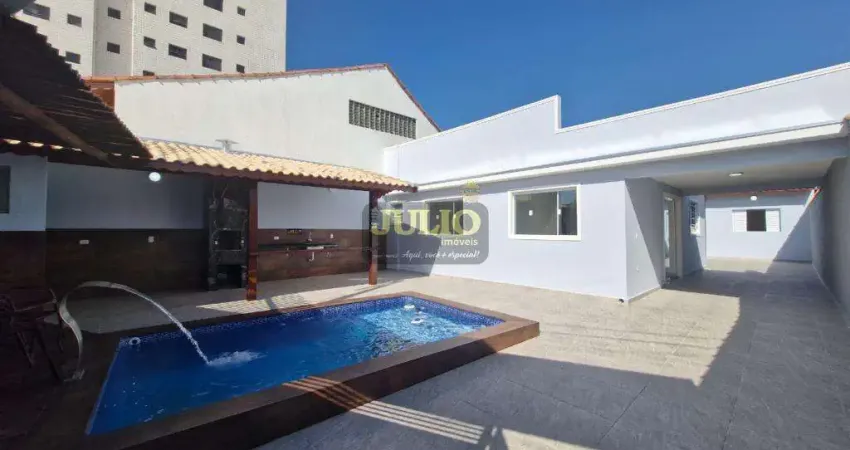 Casa a venda em Mongaguá lado praia!  02 dorms, piscina e edicula com 1 suite