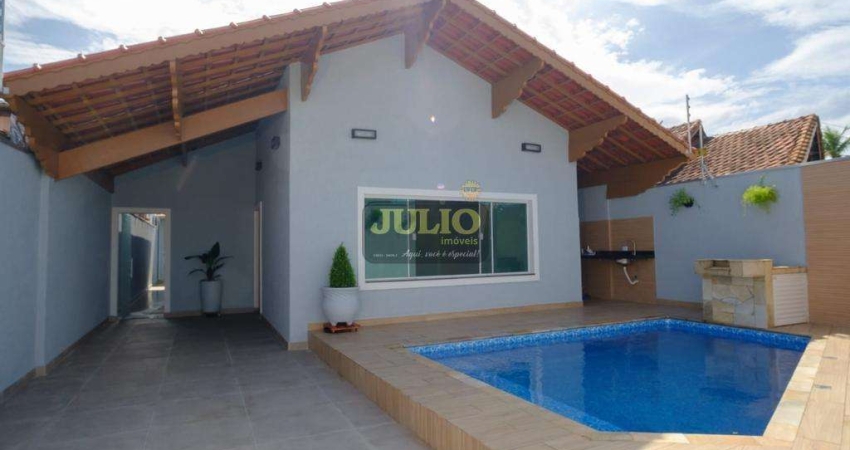 Alto Padrão no Litoral! Casa Isolada com Quintal, Piscina e 4 Suítes!