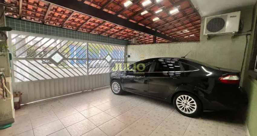 Sobrado à venda em Praia Grande, Maracanã, com 3 quartos, com 121 m²