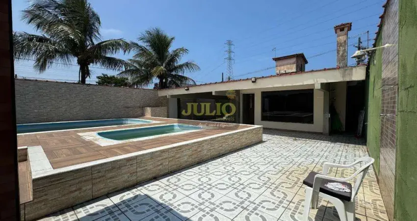 Casa à Venda em Mongaguá – 3 Dormitórios, 2 Piscinas, Churrasqueira e 350m² de Terreno Frente à Pista