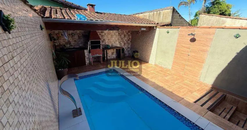Casa de Praia em Mongaguá com Piscina e Churrasqueira - R$ 285.000