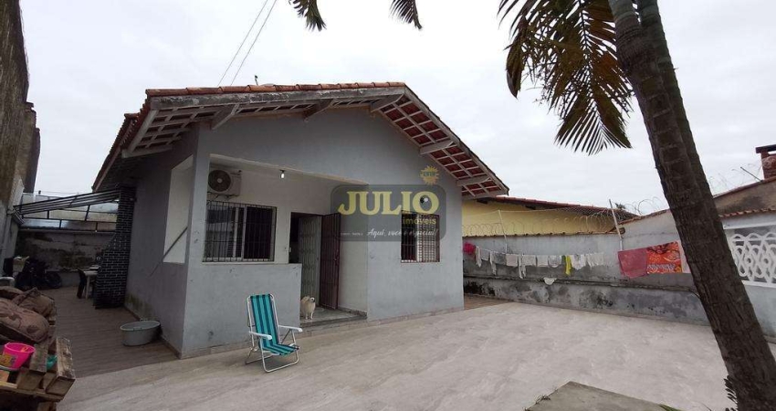 Casa à venda em Itanhaém, Santa Terezinha, com 1 suíte, com 61.7 m²