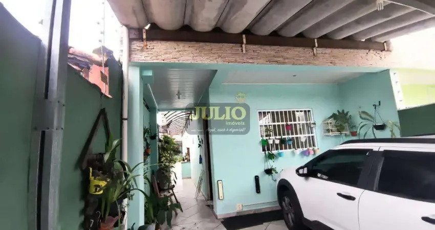 Sobrado com 3 Dormitórios próximo ao Centro de Mongaguá!!