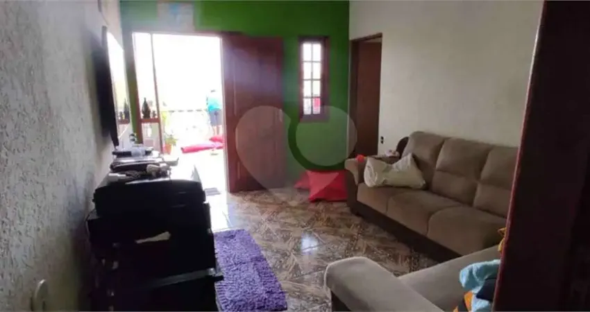 Sobrado com 4 quartos à venda em Jardim Bertioga - SP
