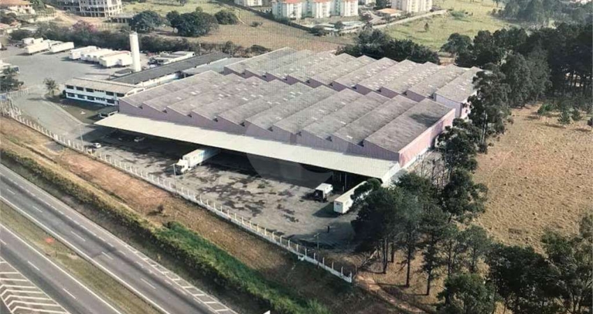 Galpão à venda em Medeiros - SP