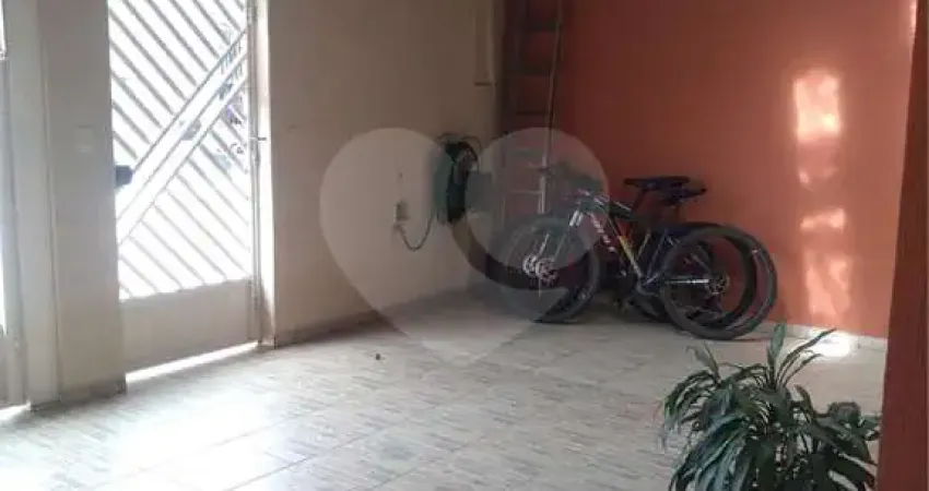 Casa térrea com 3 quartos à venda em Jardim Marambaia - SP