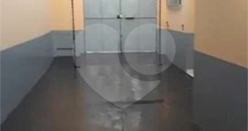 Casa com 3 quartos para locação em Centro - SP