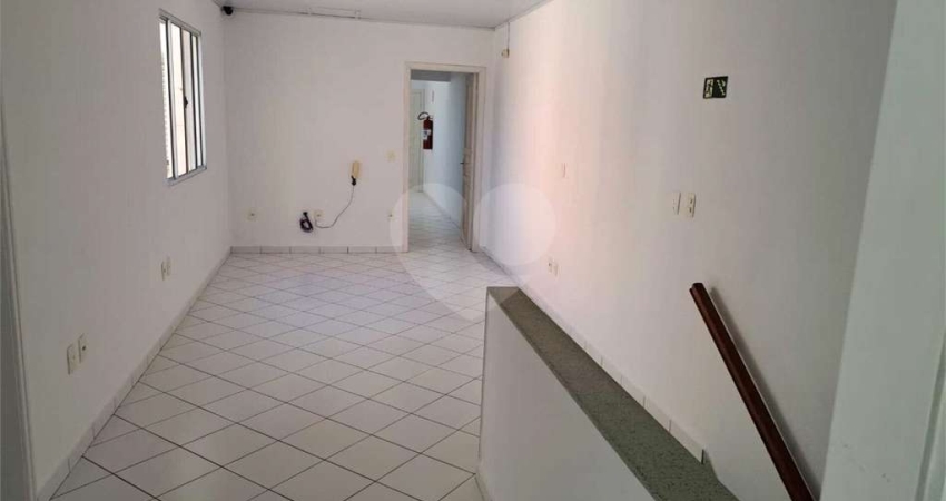 Casa com 3 quartos para locação em Vila Boaventura - SP