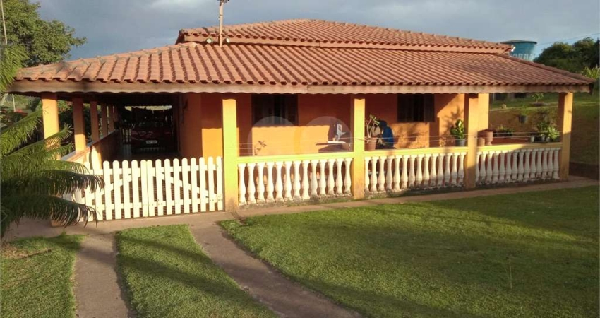Chácara com 3 quartos à venda em Chácara Ivoturucaia - SP