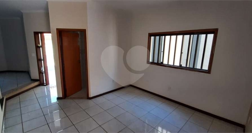 Sobrado com 3 quartos à venda em Jardim Astro - SP