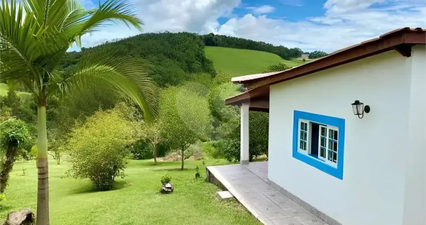 Chácara com 4 quartos à venda em Parque Das Videiras - SP
