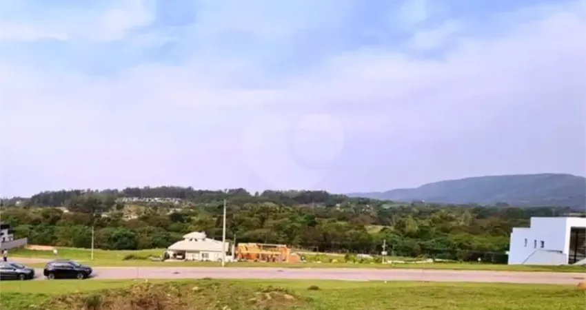 Terreno em condomínio fechado à venda na Rua Salvador Caruso Orlando, Medeiros, Jundiaí