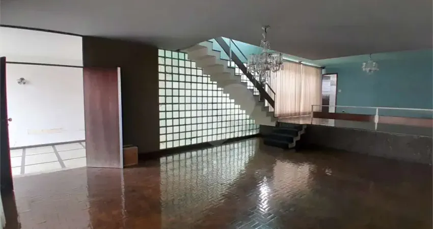 Casa com 3 quartos à venda ou para locação em Vila Boaventura - SP