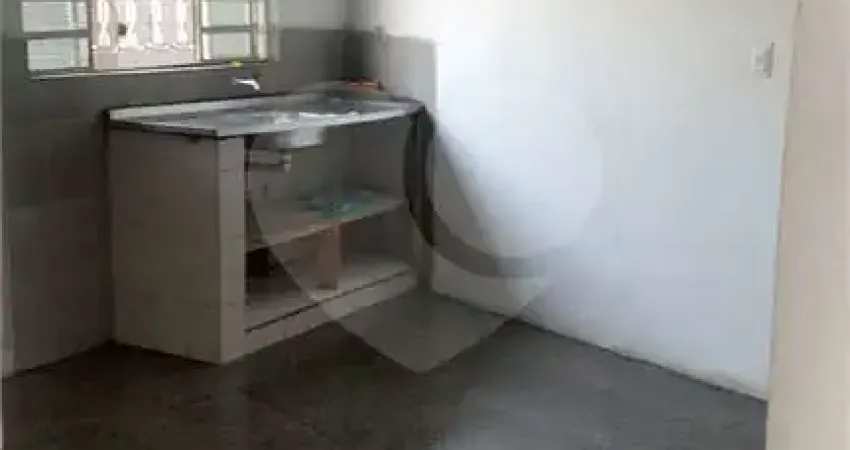 Casa com 2 quartos para locação em Jardim Maria De Fátima - SP