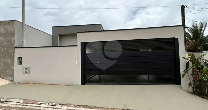 Casa térrea com 3 quartos à venda em Desmembramento Santo Antônio - SP