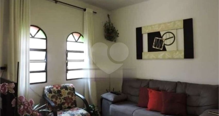 Casa térrea com 3 quartos à venda em Cidade Santos Dumont - SP
