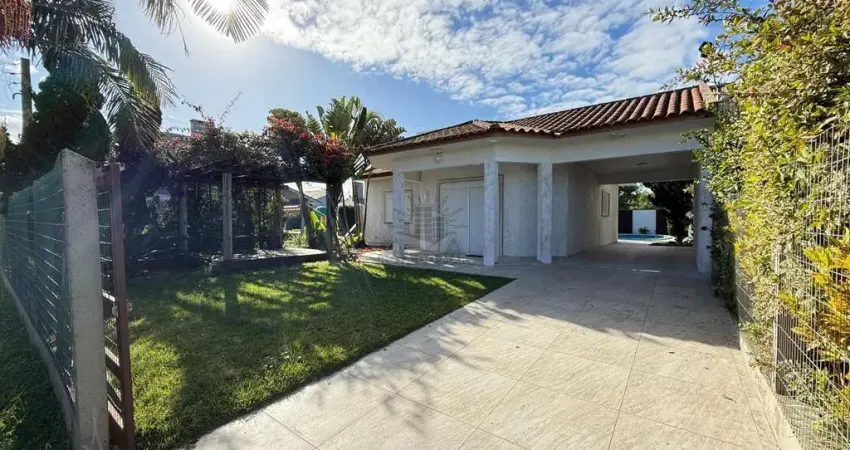 Conforto e localização! casa com suíte perto do mar em arroio do sal