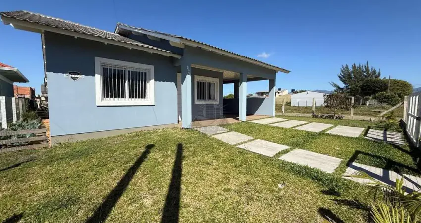 Casa com 3 quartos à venda na Rua Jovelino Pacheco dos Santos, 466, Camboim, Arroio do Sal