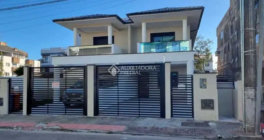Casa com 3 quartos à venda na Rua Hypólito Gregório Pereira, 127, Canasvieiras, Florianópolis