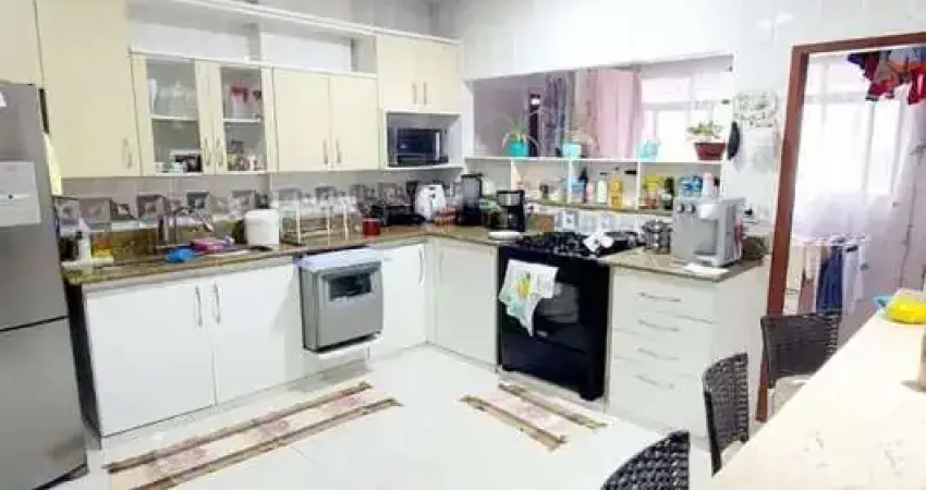 Belíssimo apartamento com planejados à venda nos Cavaleiros Macaé RJ