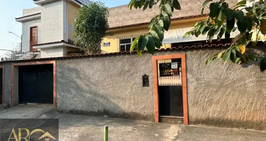 Venda de casa aconchegante - 2 quartos, garagem, varanda e jardim