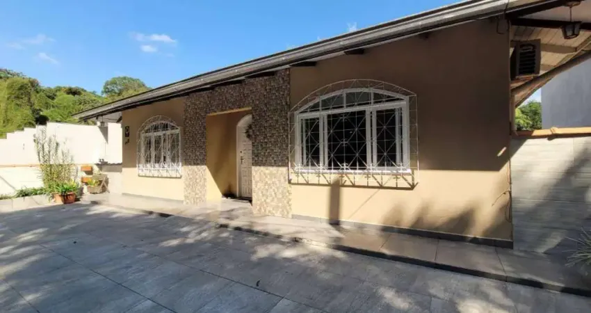 Casa com 4 dormitórios à venda, 231 m² por R$ 700.000,00 - Boa Vista - Joinville/SC
