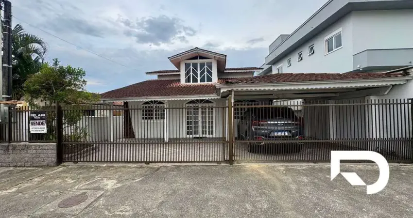 Casa com à venda, 261 m² por r$ 850.000 - costa e silva - joinville/sc