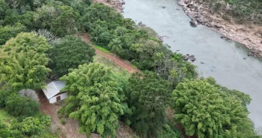 Sitio com pomar grande, rio para quem gosta e quem precisa de area para app