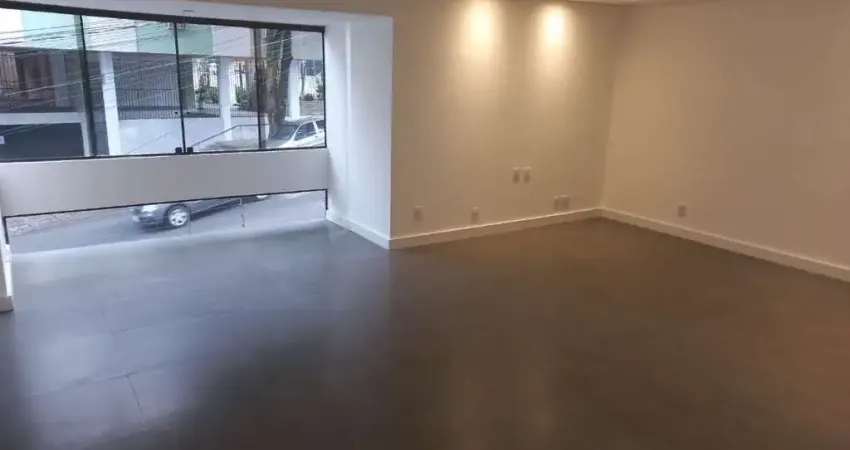 Apartamento com 3 quartos para alugar na Avenida Iguassu, 685, Petrópolis, Porto Alegre