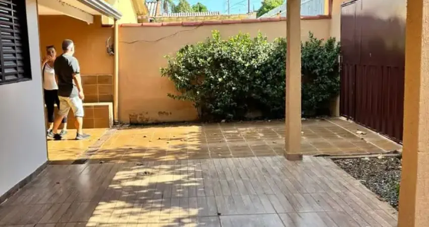 Casa à venda na Avenida B, Parque das Brisas, Caldas Novas