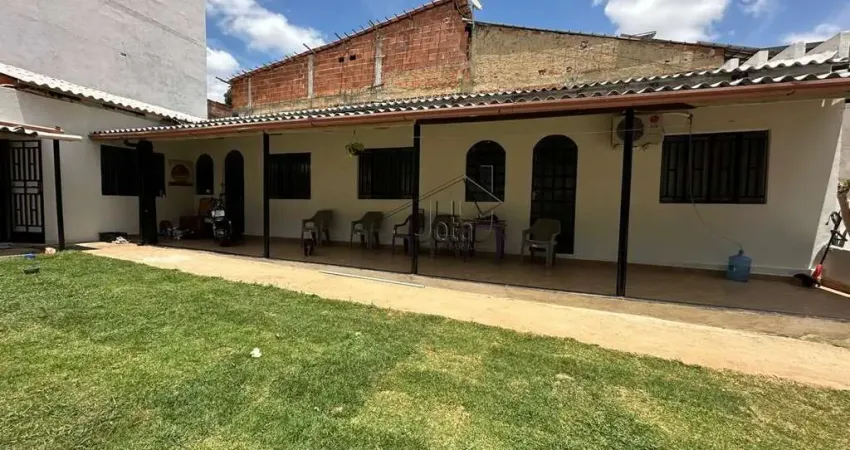 Casa com 3 qts em lote de 400 m² - vila mariana - governador valadares/mg
